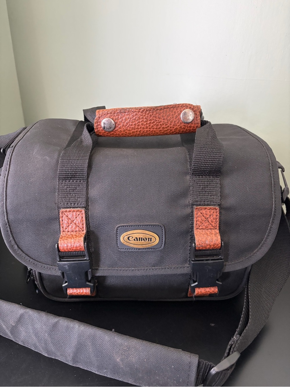 Vintage Canon Camera Organizer Black Bag Pockets Shoulder Strap